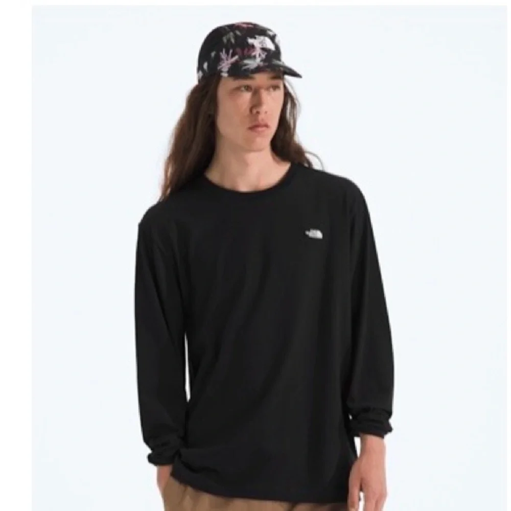 The North Face Men’s Medium Essential Simple Dome Long-Sleeve Tee Black NWT